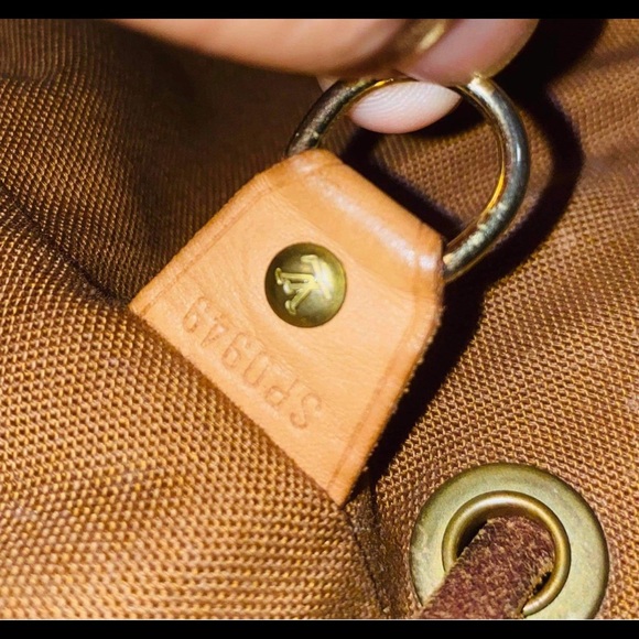 Lv backpack 🎒 - Picture 9 of 14